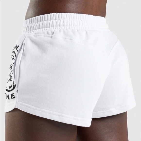 Gymshark Legacy Fitness Shorts - Picture 2 of 4